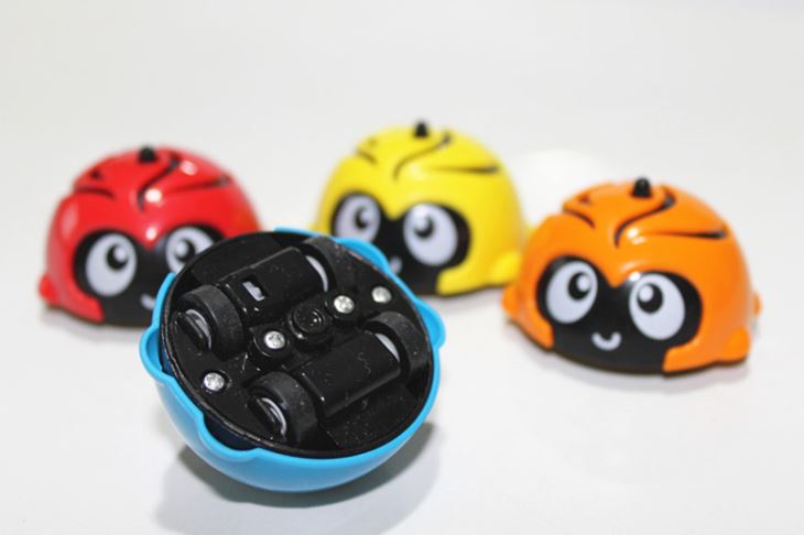 Pull Back Bug Car With Spinning Top Capsule Toy Vending Machine 4